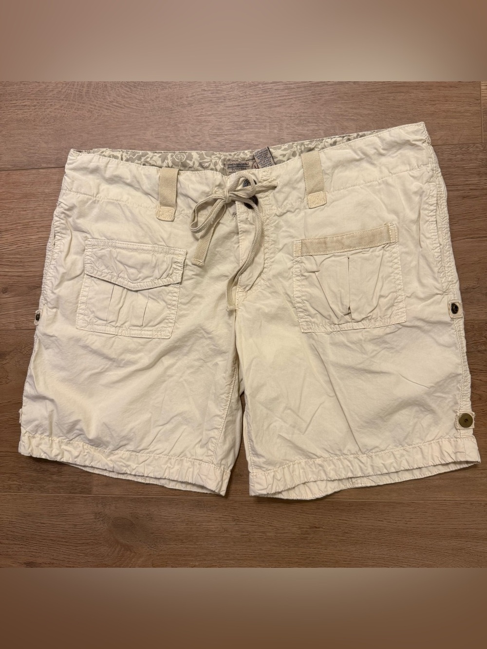 American Eagle Outfitters Women's Cargo Short Vintage Y2K Cream Color Size Small